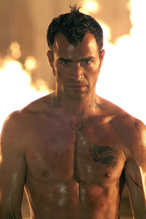 Justin Theroux Explains the Story of His Back Tattoo